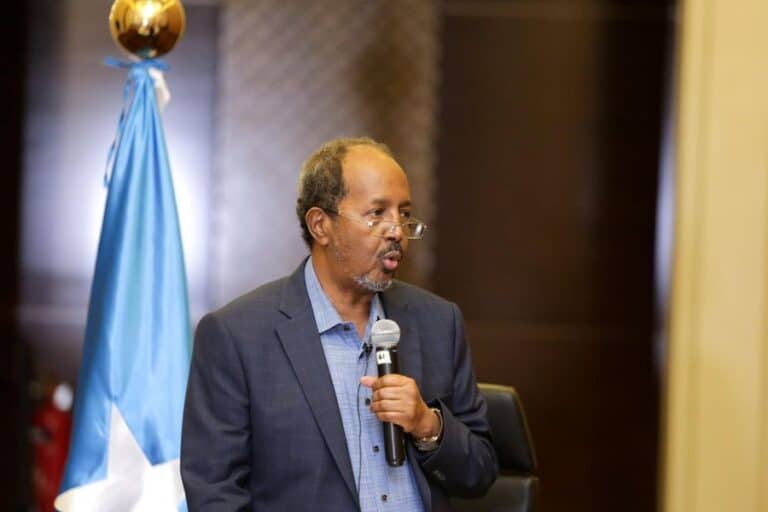 Madaxweynaha Imaaraadka oo Amray in Soomaalida toos loo siiyo Dal-ku-galka UAE