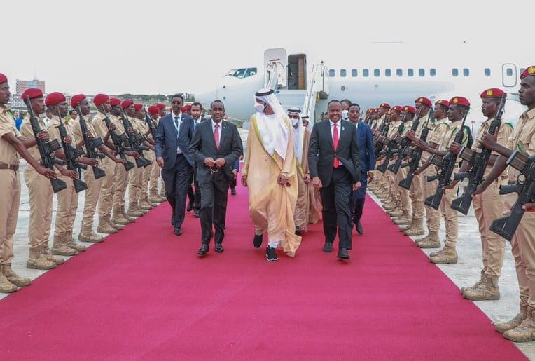 Imaaraadka Carabta oo Wafdi heer sare ah u soo dirtay Caleemo-saarka Madaxweyne Xasan Sheekh